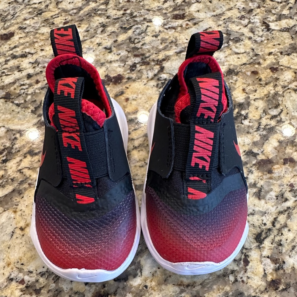 Toddler Nike Flex Runner size 4